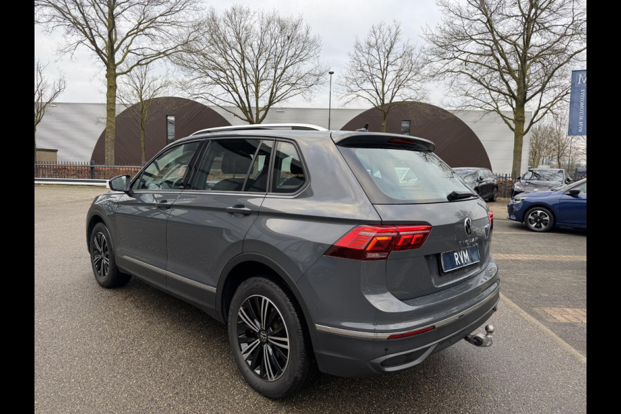 Volkswagen Tiguan 1.4 TSI eHybrid Active PHEV 245PK COMPLEET!| HUD HEAD-UP DISPLAY | PANODAK | ELEKTRISCHE TREKHAAK | 360 CAMERA | VIRTUAL DISPLAY |WINTERPACK STUUR + STOELVERWARMING | DEALER ONDERHOUDEN |