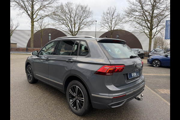 Volkswagen Tiguan 1.4 TSI eHybrid Active PHEV 245PK COMPLEET!| HUD HEAD-UP DISPLAY | PANODAK | ELEKTRISCHE TREKHAAK | 360 CAMERA | VIRTUAL DISPLAY |WINTERPACK STUUR + STOELVERWARMING | DEALER ONDERHOUDEN |