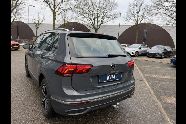 Volkswagen Tiguan 1.4 TSI eHybrid Active PHEV 245PK COMPLEET!| HUD HEAD-UP DISPLAY | PANODAK | ELEKTRISCHE TREKHAAK | 360 CAMERA | VIRTUAL DISPLAY |WINTERPACK STUUR + STOELVERWARMING | DEALER ONDERHOUDEN |