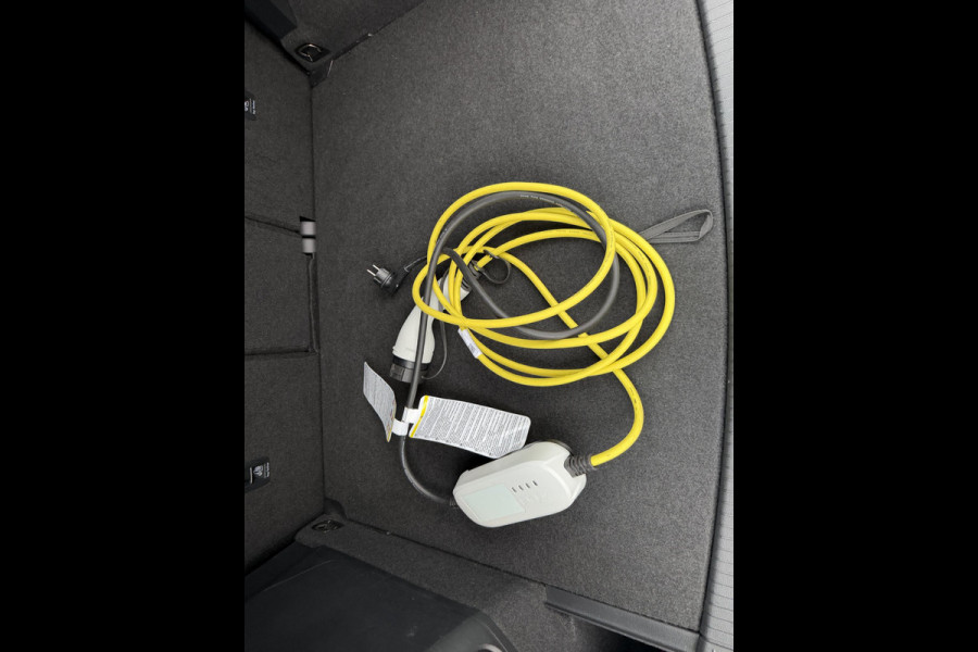 Volkswagen Tiguan 1.4 TSI eHybrid Active PHEV 245PK COMPLEET!| HUD HEAD-UP DISPLAY | PANODAK | ELEKTRISCHE TREKHAAK | 360 CAMERA | VIRTUAL DISPLAY |WINTERPACK STUUR + STOELVERWARMING | DEALER ONDERHOUDEN |