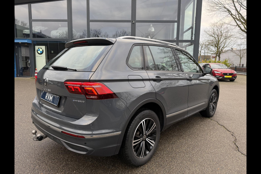 Volkswagen Tiguan 1.4 TSI eHybrid Active PHEV 245PK COMPLEET!| HUD HEAD-UP DISPLAY | PANODAK | ELEKTRISCHE TREKHAAK | 360 CAMERA | VIRTUAL DISPLAY |WINTERPACK STUUR + STOELVERWARMING | DEALER ONDERHOUDEN |