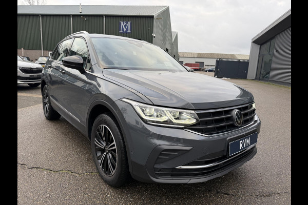 Volkswagen Tiguan 1.4 TSI eHybrid Active PHEV 245PK COMPLEET!| HUD HEAD-UP DISPLAY | PANODAK | ELEKTRISCHE TREKHAAK | 360 CAMERA | VIRTUAL DISPLAY |WINTERPACK STUUR + STOELVERWARMING | DEALER ONDERHOUDEN |