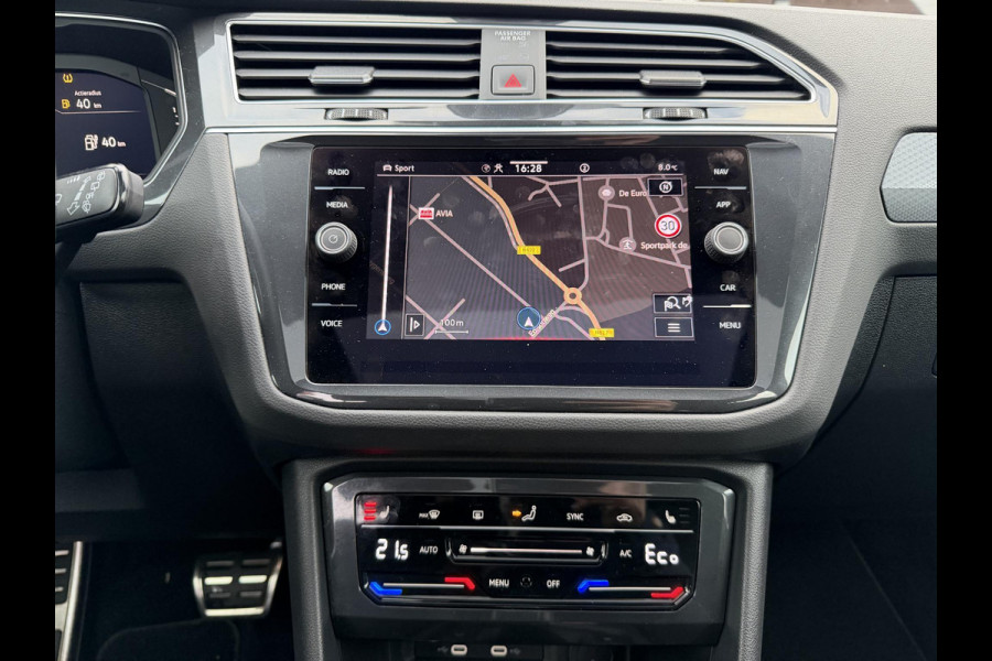 Volkswagen Tiguan 1.4 TSI eHybrid Active PHEV 245PK COMPLEET!| HUD HEAD-UP DISPLAY | PANODAK | ELEKTRISCHE TREKHAAK | 360 CAMERA | VIRTUAL DISPLAY |WINTERPACK STUUR + STOELVERWARMING | DEALER ONDERHOUDEN |