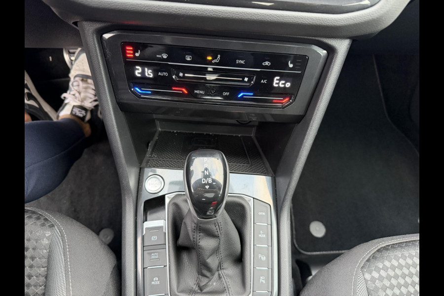 Volkswagen Tiguan 1.4 TSI eHybrid Active PHEV 245PK COMPLEET!| HUD HEAD-UP DISPLAY | PANODAK | ELEKTRISCHE TREKHAAK | 360 CAMERA | VIRTUAL DISPLAY |WINTERPACK STUUR + STOELVERWARMING | DEALER ONDERHOUDEN |