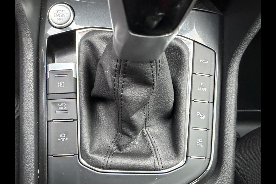 Volkswagen Tiguan 1.4 TSI eHybrid Active PHEV 245PK COMPLEET!| HUD HEAD-UP DISPLAY | PANODAK | ELEKTRISCHE TREKHAAK | 360 CAMERA | VIRTUAL DISPLAY |WINTERPACK STUUR + STOELVERWARMING | DEALER ONDERHOUDEN |