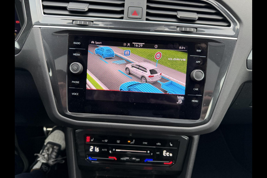 Volkswagen Tiguan 1.4 TSI eHybrid Active PHEV 245PK COMPLEET!| HUD HEAD-UP DISPLAY | PANODAK | ELEKTRISCHE TREKHAAK | 360 CAMERA | VIRTUAL DISPLAY |WINTERPACK STUUR + STOELVERWARMING | DEALER ONDERHOUDEN |