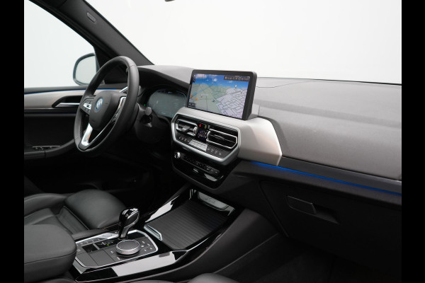 BMW X3 xDrive30e Business Edition Plus Plug In Hybrid 293pk FACELIFT Dealer O.H. PHEV | Trekhaak Af Fabriek | Panodak | 360 Camera | Lederen Sportstoelen Memory & Verwarmd | Sfeerverlichting | Apple Carplay | Keyless | Virtual | Navigatie | DAB | Cruise Control |