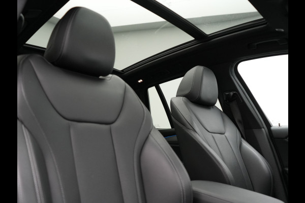 BMW X3 xDrive30e Business Edition Plus Plug In Hybrid 293pk FACELIFT Dealer O.H. PHEV | Trekhaak Af Fabriek | Panodak | 360 Camera | Lederen Sportstoelen Memory & Verwarmd | Sfeerverlichting | Apple Carplay | Keyless | Virtual | Navigatie | DAB | Cruise Control |