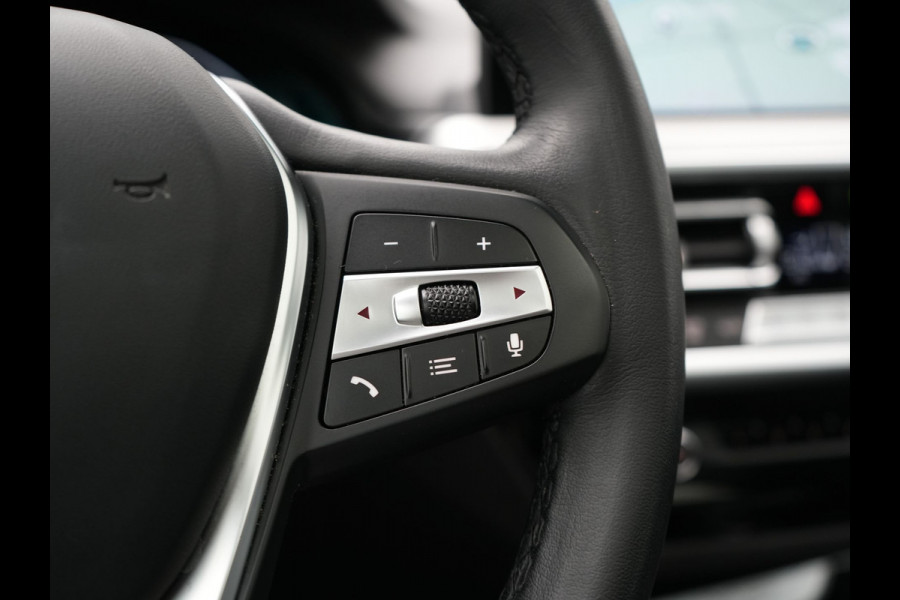 BMW X3 xDrive30e Business Edition Plus Plug In Hybrid 293pk FACELIFT Dealer O.H. PHEV | Trekhaak Af Fabriek | Panodak | 360 Camera | Lederen Sportstoelen Memory & Verwarmd | Sfeerverlichting | Apple Carplay | Keyless | Virtual | Navigatie | DAB | Cruise Control |