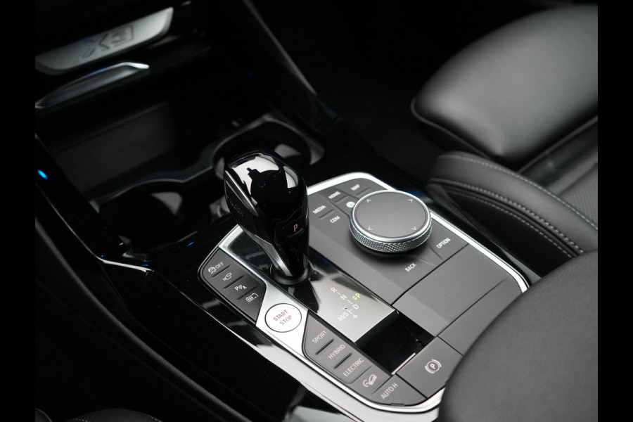 BMW X3 xDrive30e Business Edition Plus Plug In Hybrid 293pk FACELIFT Dealer O.H. PHEV | Trekhaak Af Fabriek | Panodak | 360 Camera | Lederen Sportstoelen Memory & Verwarmd | Sfeerverlichting | Apple Carplay | Keyless | Virtual | Navigatie | DAB | Cruise Control |