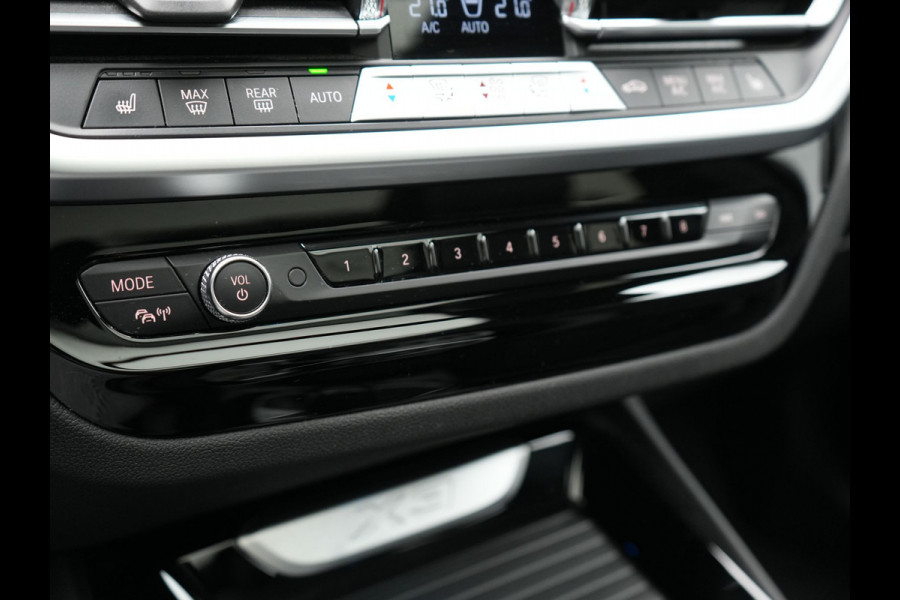 BMW X3 xDrive30e Business Edition Plus Plug In Hybrid 293pk FACELIFT Dealer O.H. PHEV | Trekhaak Af Fabriek | Panodak | 360 Camera | Lederen Sportstoelen Memory & Verwarmd | Sfeerverlichting | Apple Carplay | Keyless | Virtual | Navigatie | DAB | Cruise Control |