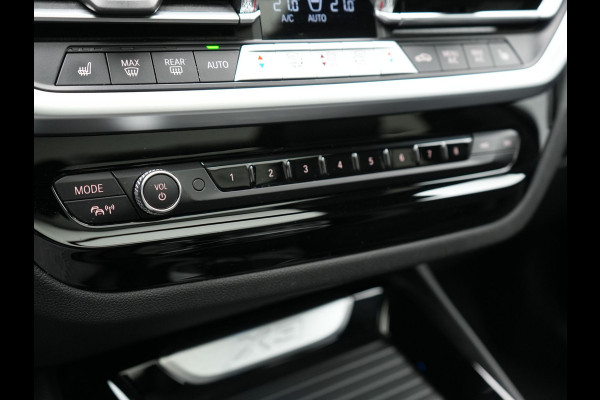 BMW X3 xDrive30e Business Edition Plus Plug In Hybrid 293pk FACELIFT Dealer O.H. PHEV | Trekhaak Af Fabriek | Panodak | 360 Camera | Lederen Sportstoelen Memory & Verwarmd | Sfeerverlichting | Apple Carplay | Keyless | Virtual | Navigatie | DAB | Cruise Control |