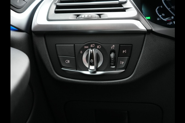 BMW X3 xDrive30e Business Edition Plus Plug In Hybrid 293pk FACELIFT Dealer O.H. PHEV | Trekhaak Af Fabriek | Panodak | 360 Camera | Lederen Sportstoelen Memory & Verwarmd | Sfeerverlichting | Apple Carplay | Keyless | Virtual | Navigatie | DAB | Cruise Control |