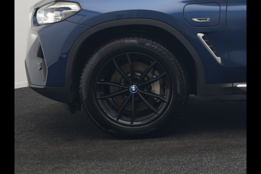 BMW X3 xDrive30e Business Edition Plus Plug In Hybrid 293pk FACELIFT Dealer O.H. PHEV | Trekhaak Af Fabriek | Panodak | 360 Camera | Lederen Sportstoelen Memory & Verwarmd | Sfeerverlichting | Apple Carplay | Keyless | Virtual | Navigatie | DAB | Cruise Control |