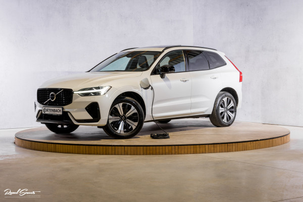 Volvo XC60 2.0 T6 Plug-in hybrid AWD Plus Dark | Long Range | Panorama dak | Zwenkbare trekhaak | Harman Kardon | Memory |