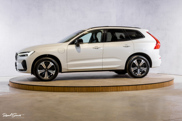 Volvo XC60 2.0 T6 Plug-in hybrid AWD Plus Dark | Long Range | Panorama dak | Zwenkbare trekhaak | Harman Kardon | Memory |