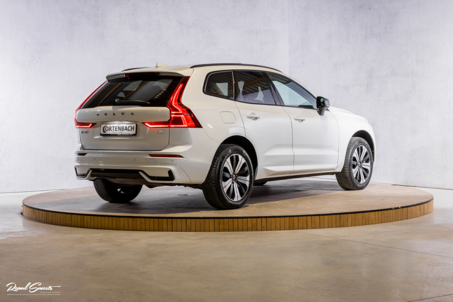 Volvo XC60 2.0 T6 Plug-in hybrid AWD Plus Dark | Long Range | Panorama dak | Zwenkbare trekhaak | Harman Kardon | Memory |
