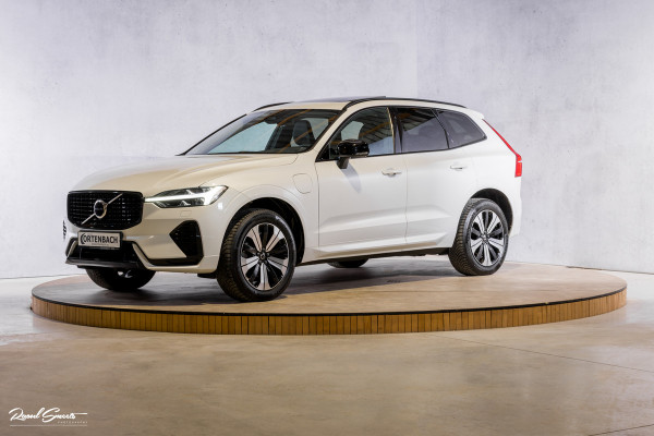 Volvo XC60 2.0 T6 Plug-in hybrid AWD Plus Dark | Long Range | Panorama dak | Zwenkbare trekhaak | Harman Kardon | Memory |