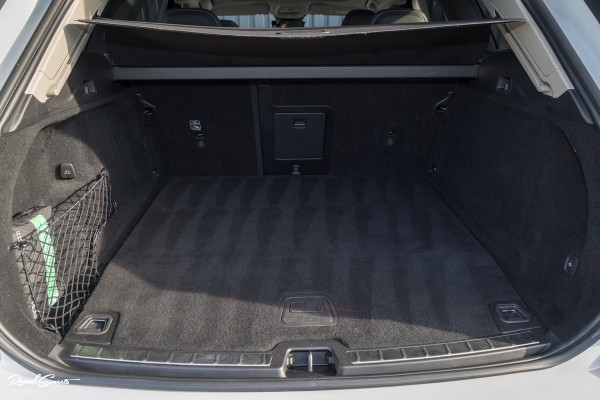 Volvo XC60 2.0 T6 Plug-in hybrid AWD Plus Dark | Long Range | Panorama dak | Zwenkbare trekhaak | Harman Kardon | Memory |