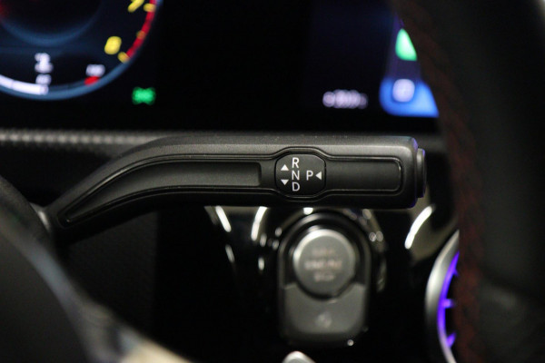 Mercedes-Benz A-Klasse 200 AMG-LINE NAP/PANO/HUD/STOELV/CARPLAY/ACC/BOMVOL