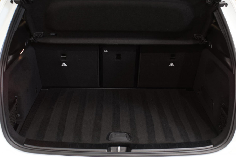 Mercedes-Benz GLA 250 4MATIC AMG Line *Pano*Camera*Sfeerverlichting*Carplay*