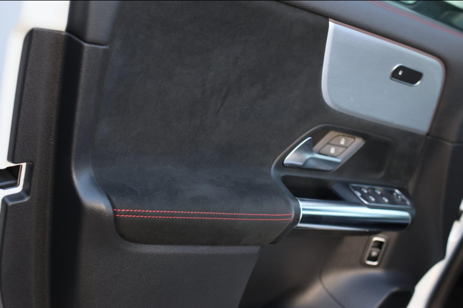 Mercedes-Benz GLA 250 4MATIC AMG Line *Pano*Camera*Sfeerverlichting*Carplay*