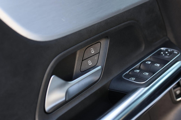 Mercedes-Benz GLA 250 4MATIC AMG Line *Pano*Camera*Sfeerverlichting*Carplay*