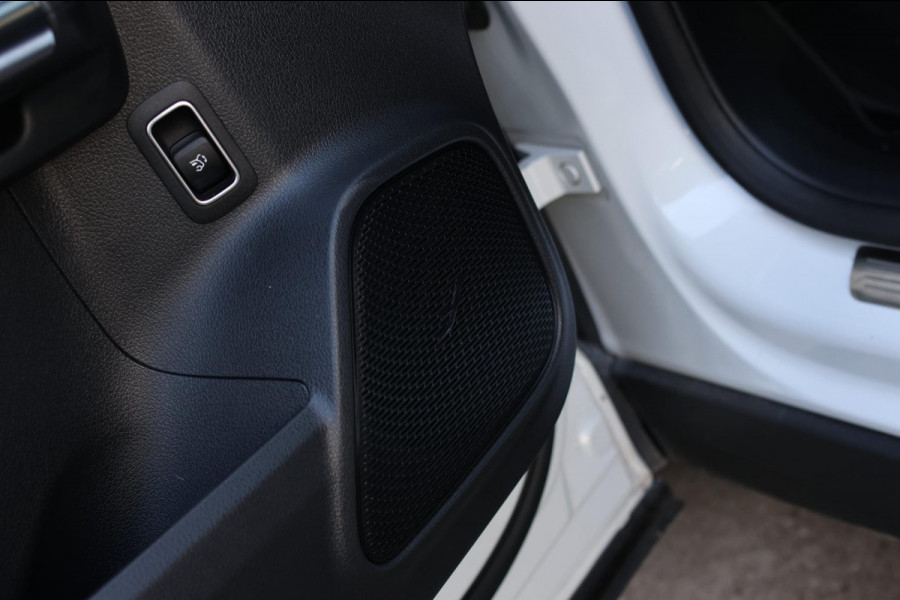 Mercedes-Benz GLA 250 4MATIC AMG Line *Pano*Camera*Sfeerverlichting*Carplay*