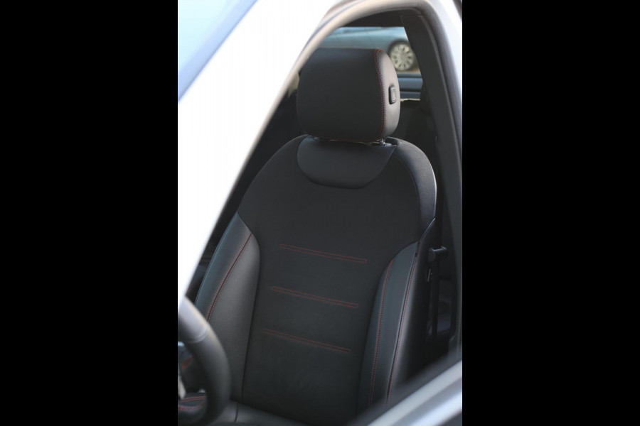 Mercedes-Benz GLA 250 4MATIC AMG Line *Pano*Camera*Sfeerverlichting*Carplay*