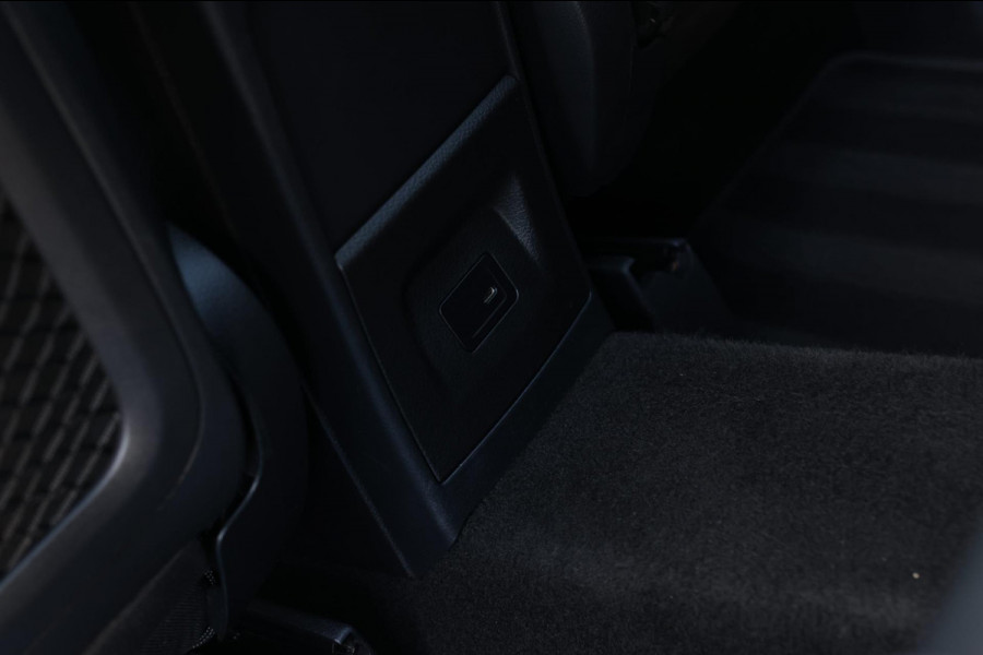 Mercedes-Benz GLA 250 4MATIC AMG Line *Pano*Camera*Sfeerverlichting*Carplay*