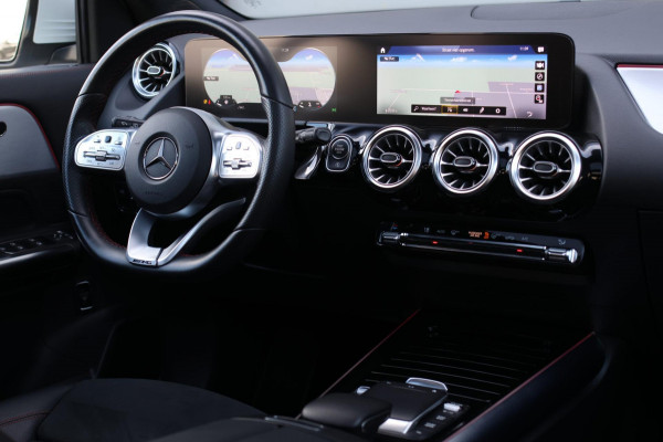Mercedes-Benz GLA 250 4MATIC AMG Line *Pano*Camera*Sfeerverlichting*Carplay*