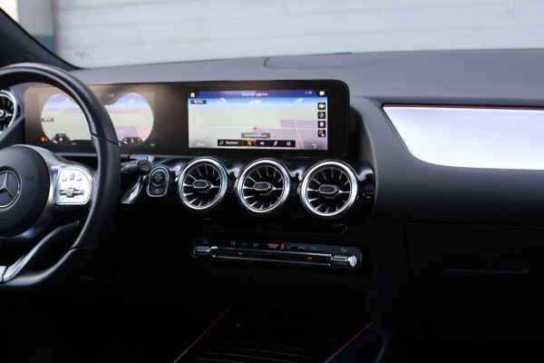 Mercedes-Benz GLA 250 4MATIC AMG Line *Pano*Camera*Sfeerverlichting*Carplay*