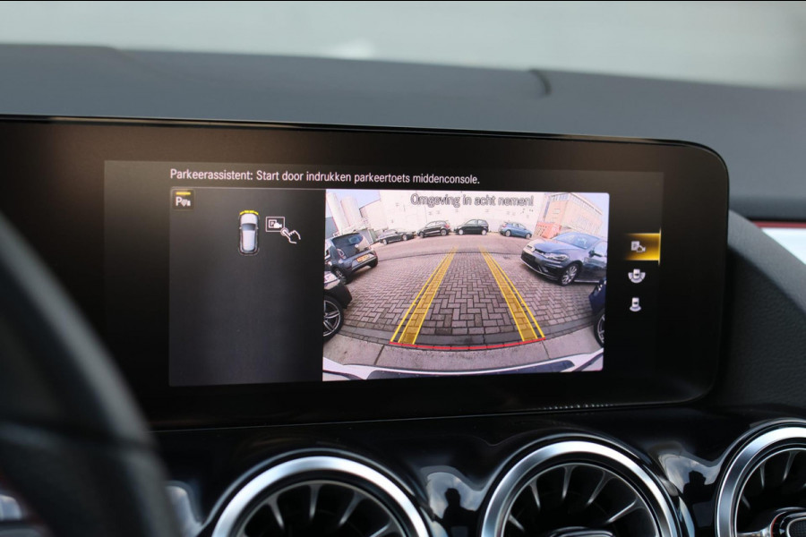 Mercedes-Benz GLA 250 4MATIC AMG Line *Pano*Camera*Sfeerverlichting*Carplay*