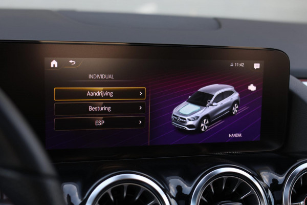 Mercedes-Benz GLA 250 4MATIC AMG Line *Pano*Camera*Sfeerverlichting*Carplay*