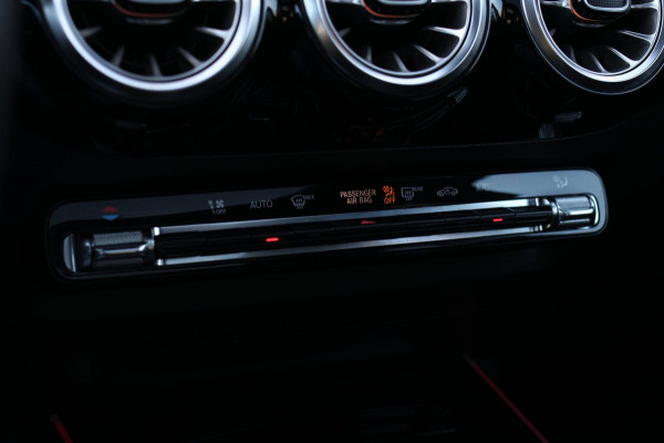 Mercedes-Benz GLA 250 4MATIC AMG Line *Pano*Camera*Sfeerverlichting*Carplay*