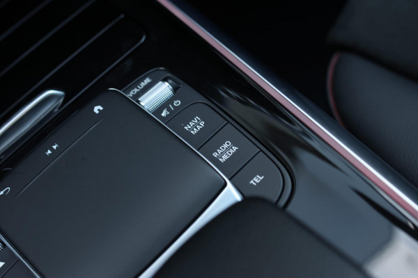 Mercedes-Benz GLA 250 4MATIC AMG Line *Pano*Camera*Sfeerverlichting*Carplay*