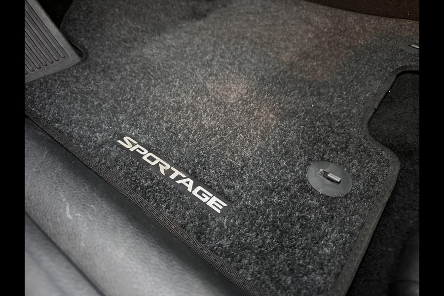 Kia Sportage 1.6 GDI DynamicLine | Leder | Trekhaak | Stoel&Stuurverwarming | JBL-Audio | Climate | Navi |