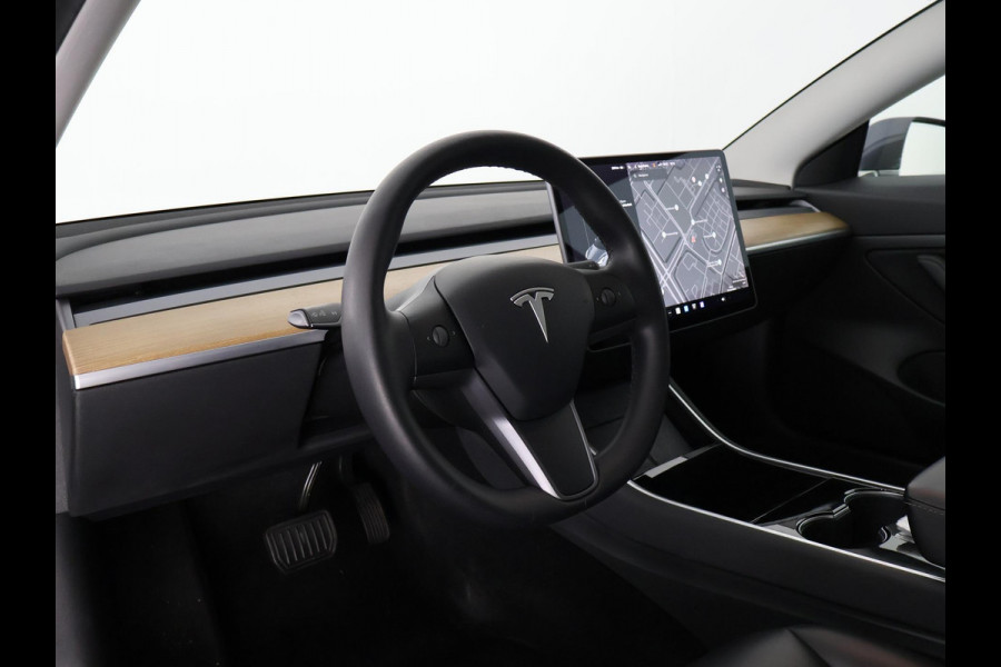 Tesla Model 3 RWD PLUS 60KWH 1e EIG.ACCU SOH 93! BIJNA 2021 GARANTIE TOT 2031* PARKEERSENSOREN V+A . PANORAMADAK . APPLE CARPLAY & ANDROID AUTO . STOELVERWARMING