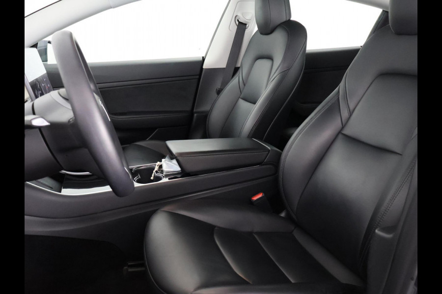 Tesla Model 3 RWD PLUS 60KWH 1e EIG.ACCU SOH 93! BIJNA 2021 GARANTIE TOT 2031* PARKEERSENSOREN V+A . PANORAMADAK . APPLE CARPLAY & ANDROID AUTO . STOELVERWARMING