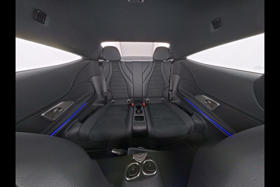 Mercedes-Benz CLE Coupé 300 e AMG Plug-In Hybride AMG | Night Pakket | Panorama Schuif-Kanteldak | Digital Licht | Burmester® | Stuur en Stoelverwarming. Inclusief 24 maanden MB Certified garantie voor Europa.