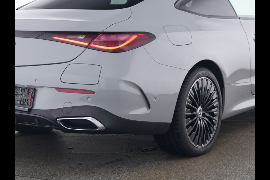 Mercedes-Benz CLE Coupé 300 e AMG Plug-In Hybride AMG | Night Pakket | Panorama Schuif-Kanteldak | Digital Licht | Burmester® | Stuur en Stoelverwarming. Inclusief 24 maanden MB Certified garantie voor Europa.