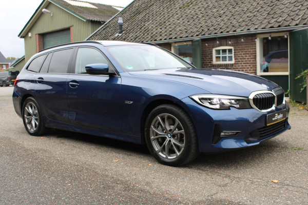 BMW 3 Serie Touring 330e Business Edition PHEV PANO GR NAVI VIRTUAL 58000KM!!!