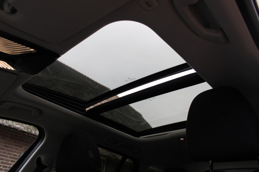 BMW 3 Serie Touring 330e Business Edition PHEV PANO GR NAVI VIRTUAL 58000KM!!!