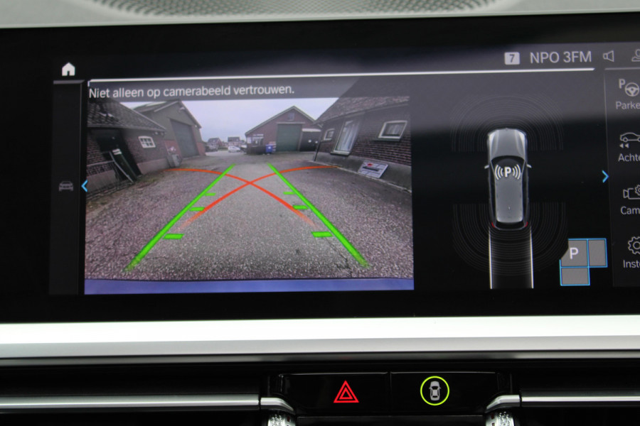 BMW 3 Serie Touring 330e Business Edition PHEV PANO GR NAVI VIRTUAL 58000KM!!!