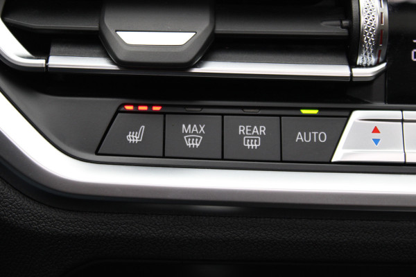 BMW 3 Serie Touring 330e Business Edition PHEV PANO GR NAVI VIRTUAL 58000KM!!!