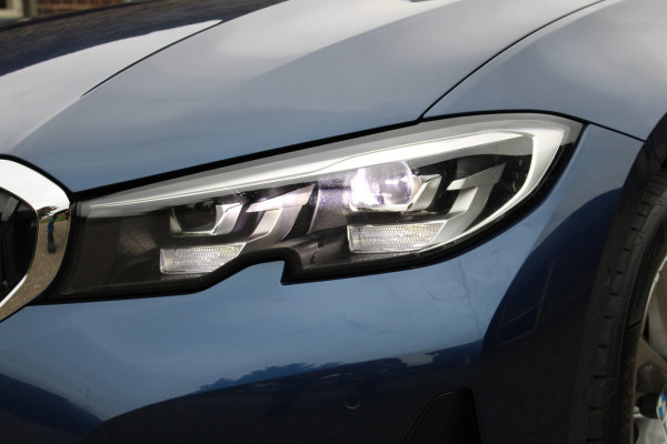 BMW 3 Serie Touring 330e Business Edition PHEV PANO GR NAVI VIRTUAL 58000KM!!!