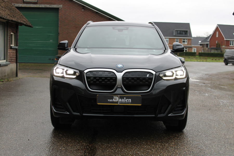 BMW iX3 M-SPORT 80 kWh SOh 100% PANO LEER PILOT ORG NL 23000KM!!!