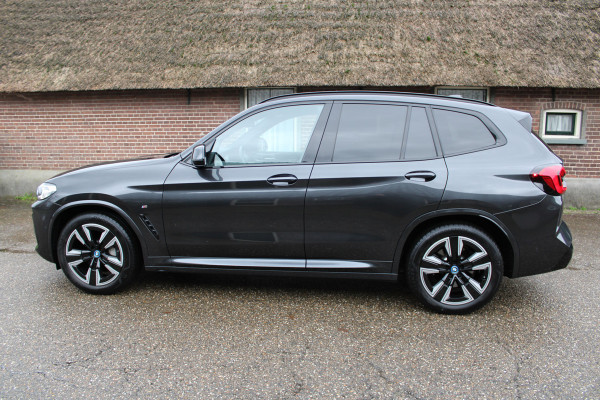 BMW iX3 M-SPORT 80 kWh SOh 100% PANO LEER PILOT ORG NL 23000KM!!!