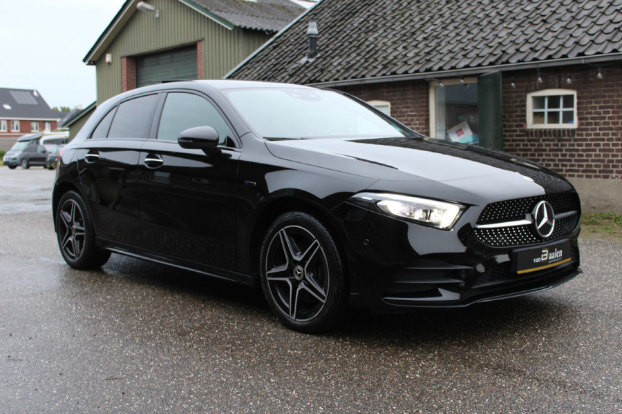 Mercedes-Benz A-Klasse 250 e Business PHEV AMG ORG NL PANO SFEER MATRIX LED 116000KM!!!