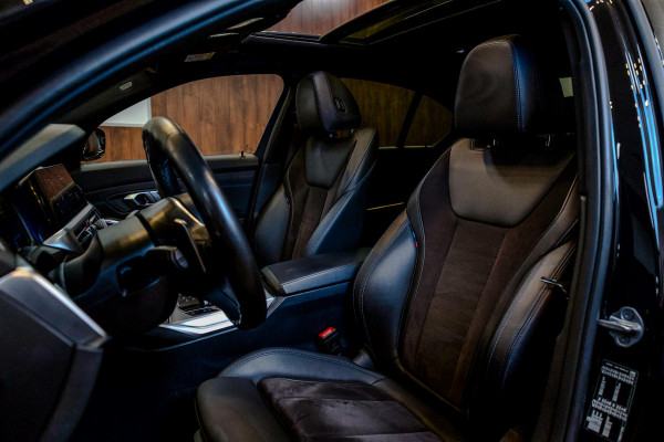BMW 3-serie 330i High Executive M-Sport|Schuifdak|Laser|Elektr.Stoelen|